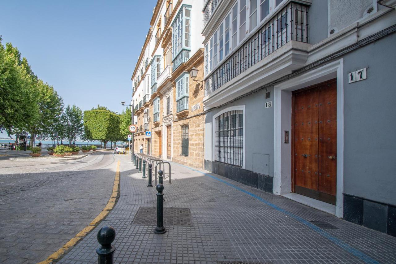 Apartamento El Meridiano De Cadiz Bagian luar foto